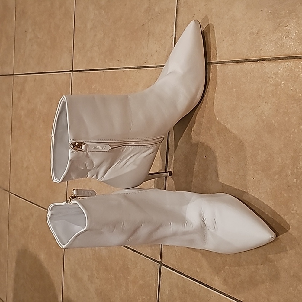 Shutz boots 👢 😍